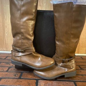 Women’s brown knee boots